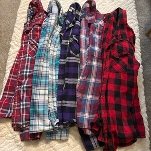 Set of 5 Button-Up Flannel Shirts – Size Medium